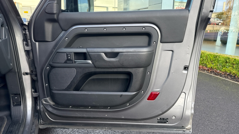 Land Rover Defender 3.0 D300 X 90 3dr Auto Diesel Estate